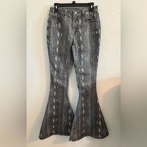 Rock & Roll Cowgirl Gray Flare Jeans with Snakeskin Print